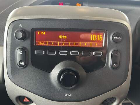 Toyota AYGO VVT-i x-play - U11162