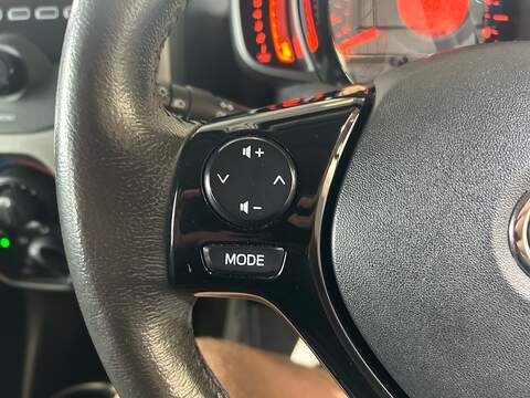 Toyota AYGO VVT-i x-play - U11162