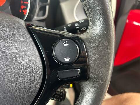 Toyota AYGO VVT-i x-play - U11162