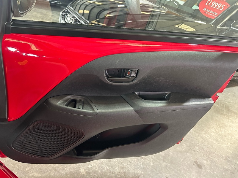 Toyota AYGO VVT-i x-play - U11162