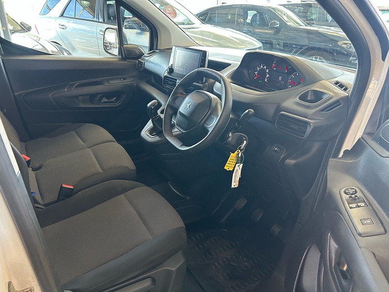 Peugeot Partner BlueHDi 1000 Professional Premium - U11169
