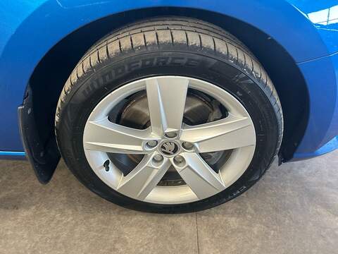 Skoda Fabia TSI SE L - U11181