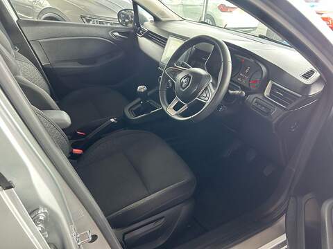 Renault Clio TCe Iconic - U11183