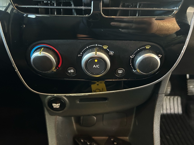 Renault Clio TCe Dynamique Nav - U11197