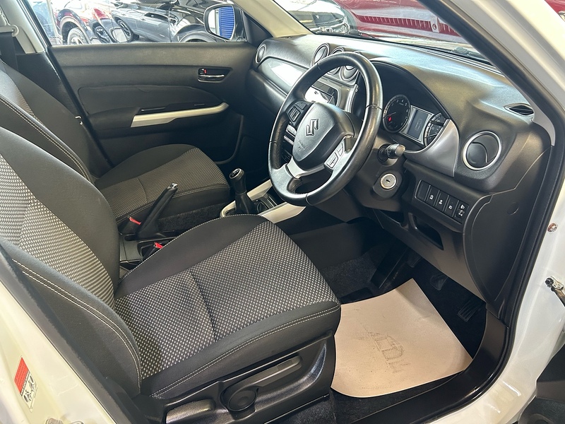 Suzuki Vitara SZ-T - U11199