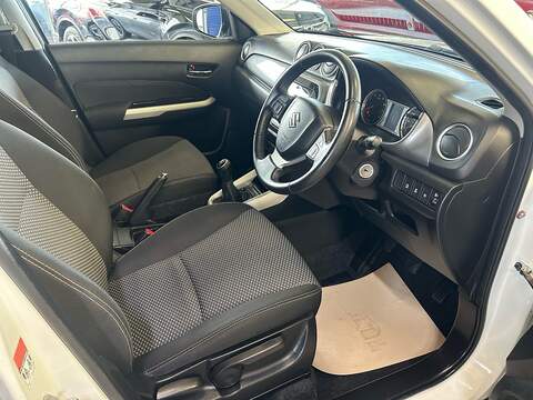 Suzuki Vitara SZ-T - U11199