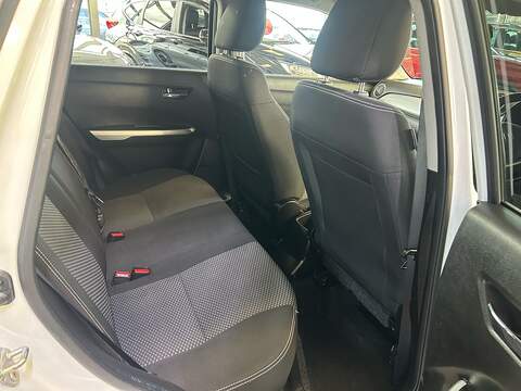 Suzuki Vitara SZ-T - U11199