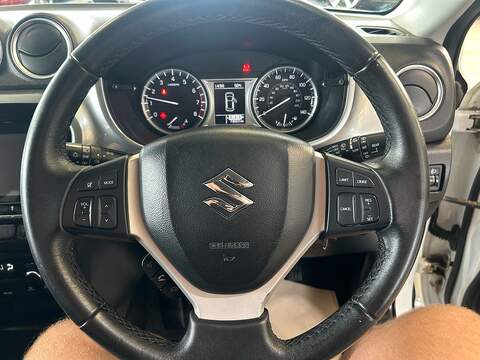 Suzuki Vitara SZ-T - U11199