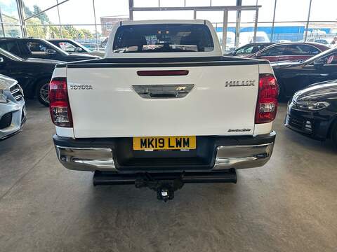Toyota Hilux D-4D Invincible - U11202