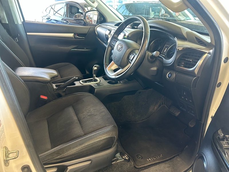 Toyota Hilux D-4D Invincible - U11202