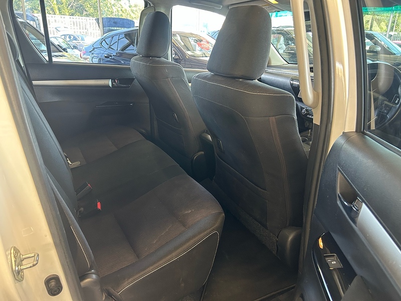 Toyota Hilux D-4D Invincible - U11202