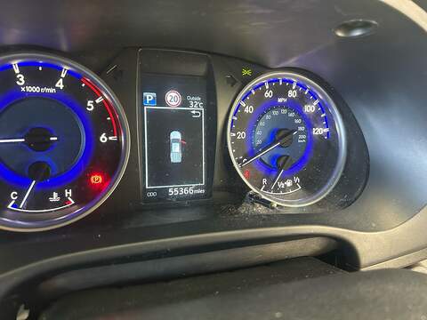 Toyota Hilux D-4D Invincible - U11202