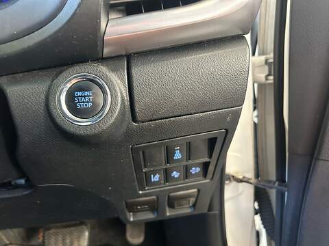 Toyota Hilux D-4D Invincible - U11202