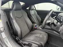 Audi TT TFSI Black Edition - U7085