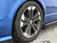 Volkswagen Transporter BiTDI T32 Highline - U7142
