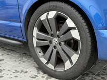 Volkswagen Transporter BiTDI T32 Highline - U7142