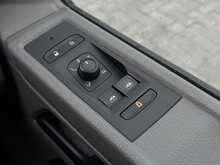 Volkswagen Transporter BiTDI T32 Highline - U7142