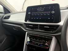 Volkswagen T-Roc TSI Life - U7217