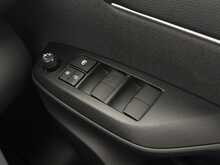 Toyota Yaris Cross VVT-h Design - U7225
