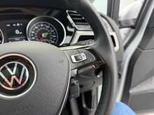 Volkswagen Touran TSI EVO SE Family - U7227
