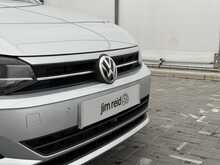 Volkswagen Polo TSI SE - U7273
