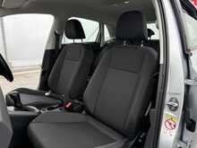 Volkswagen Polo TSI SE - U7273
