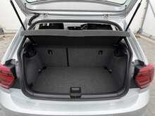 Volkswagen Polo TSI SE - U7273