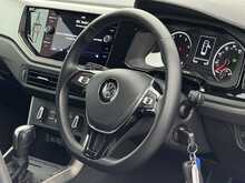 Volkswagen Polo TSI SE - U7273