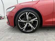Volvo V60 B4 MHEV Plus - U7276
