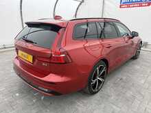 Volvo V60 B4 MHEV Plus - U7276