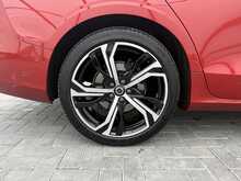 Volvo V60 B4 MHEV Plus - U7276