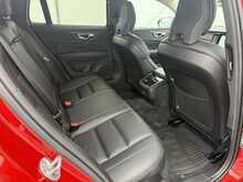 Volvo V60 B4 MHEV Plus - U7276