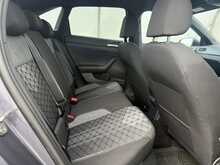 Volkswagen Taigo TSI R-Line - U7277
