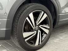 Volkswagen T-Roc TSI R-Line - U7368