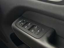 Volvo XC60 h T8 R-Design Pro - U7372