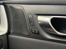 Volvo XC60 h T8 R-Design Pro - U7372