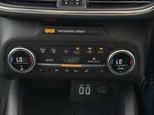 Ford Focus EcoBlue Active X - U7396