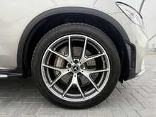 Mercedes-Benz GLC GLC300d AMG Line - U7399