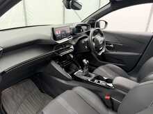 Peugeot 208 PureTech GT - U7407