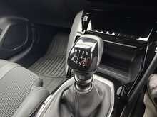 Peugeot 208 PureTech GT - U7407