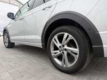 Volkswagen Taigo TSI R-Line - U7436