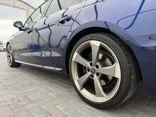 Audi A4 TDI Black Edition - U7452