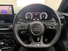 Audi A4 TDI Black Edition - U7452