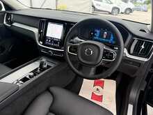 Volvo V60 B4 MHEV Ultra - U7473