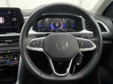 Volkswagen T-Roc TSI Life - U7485