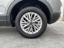 Volkswagen T-Roc TSI Life - U7485