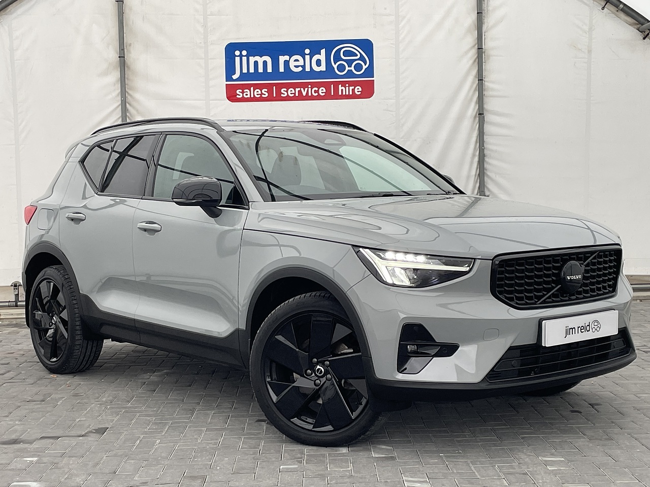 2025 Volvo XC40