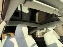 Tesla Model 3  - U3245