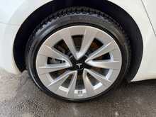 Tesla Model 3 Standard Range Plus - U3281