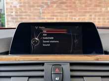 BMW 3 Series 330i Luxury - U3291